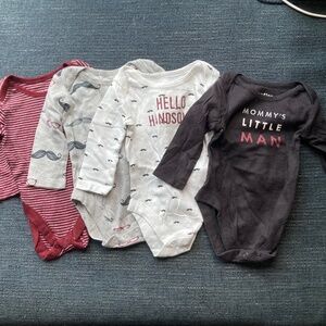 (4) Bundles bodysuits 3-6m
